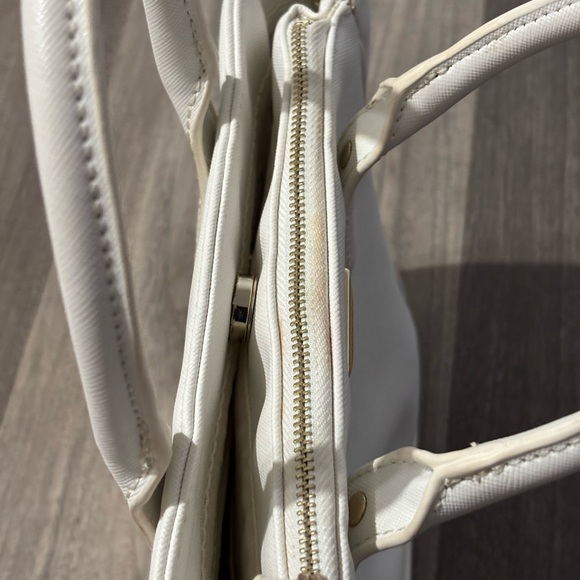 Guess White Satchel with Gold Accents - Picture 6 of 7